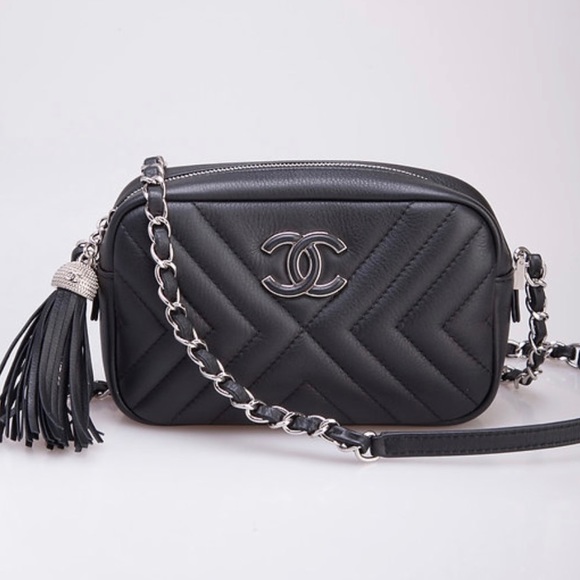 CHANEL CAMERA BAG LIKE NEW - Picture 2 of 11